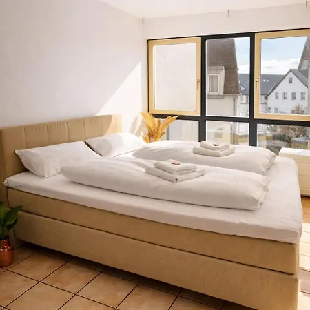 Für 6 Gäste Mit Balkon Und Parkplatz